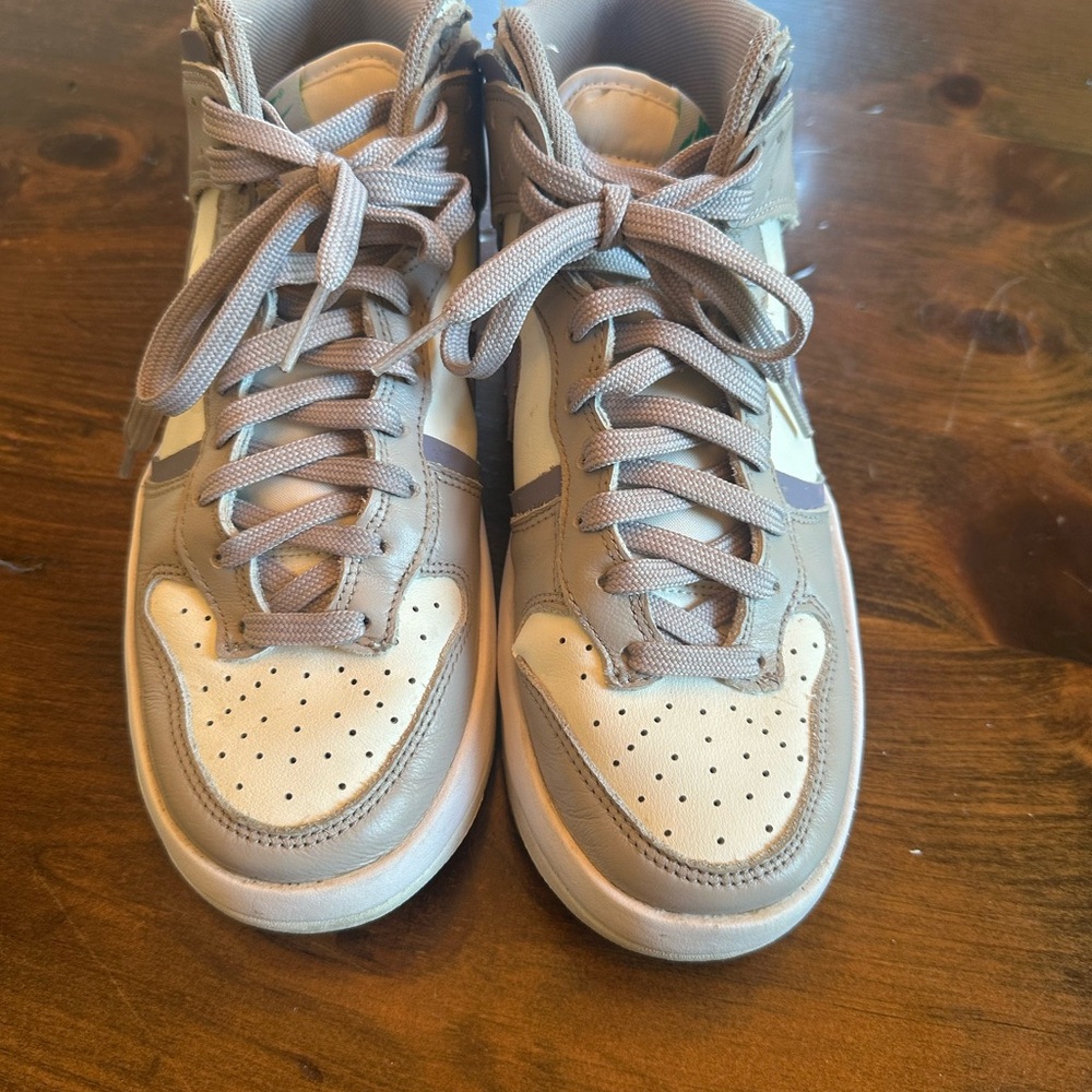 Nike Women's Sneakers - Gray and White